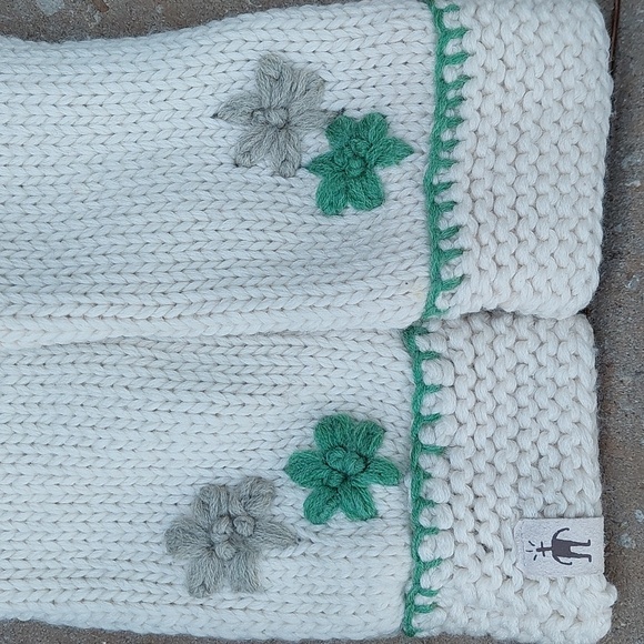 Bundle Smartwool Mittens Duluth Trading Co Farm to Feet Alaska Socks Merino Wool - Picture 4 of 16